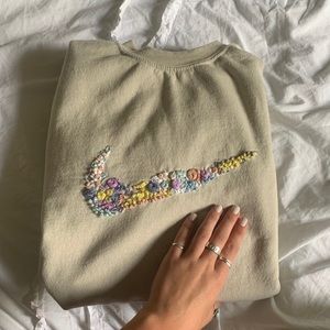 Nike Embroidered Crewneck